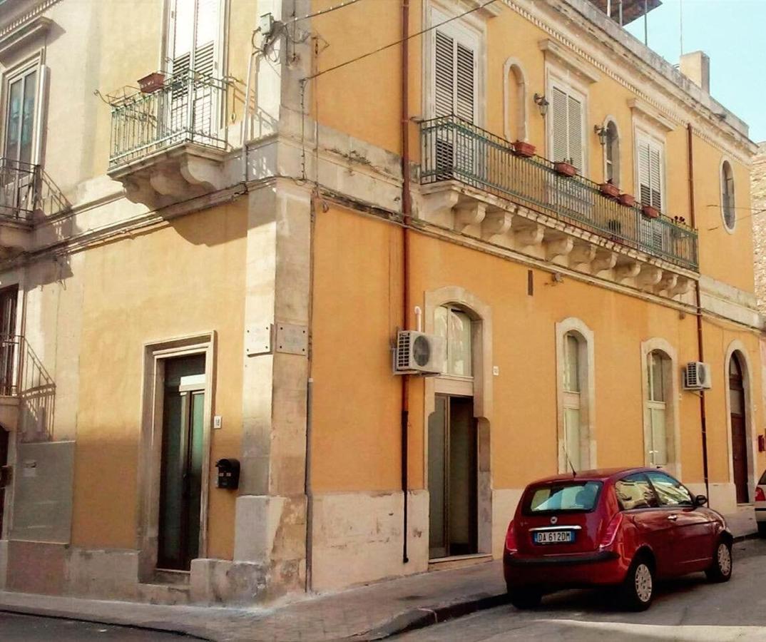 Вілла La Piccola Casa Di Angela Syracuse Екстер'єр фото